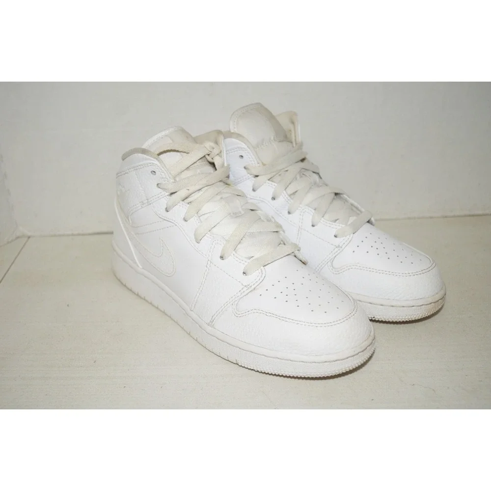 Nike Air Jordan 1 Mid GS Triple White 554725 130 Size 7Y